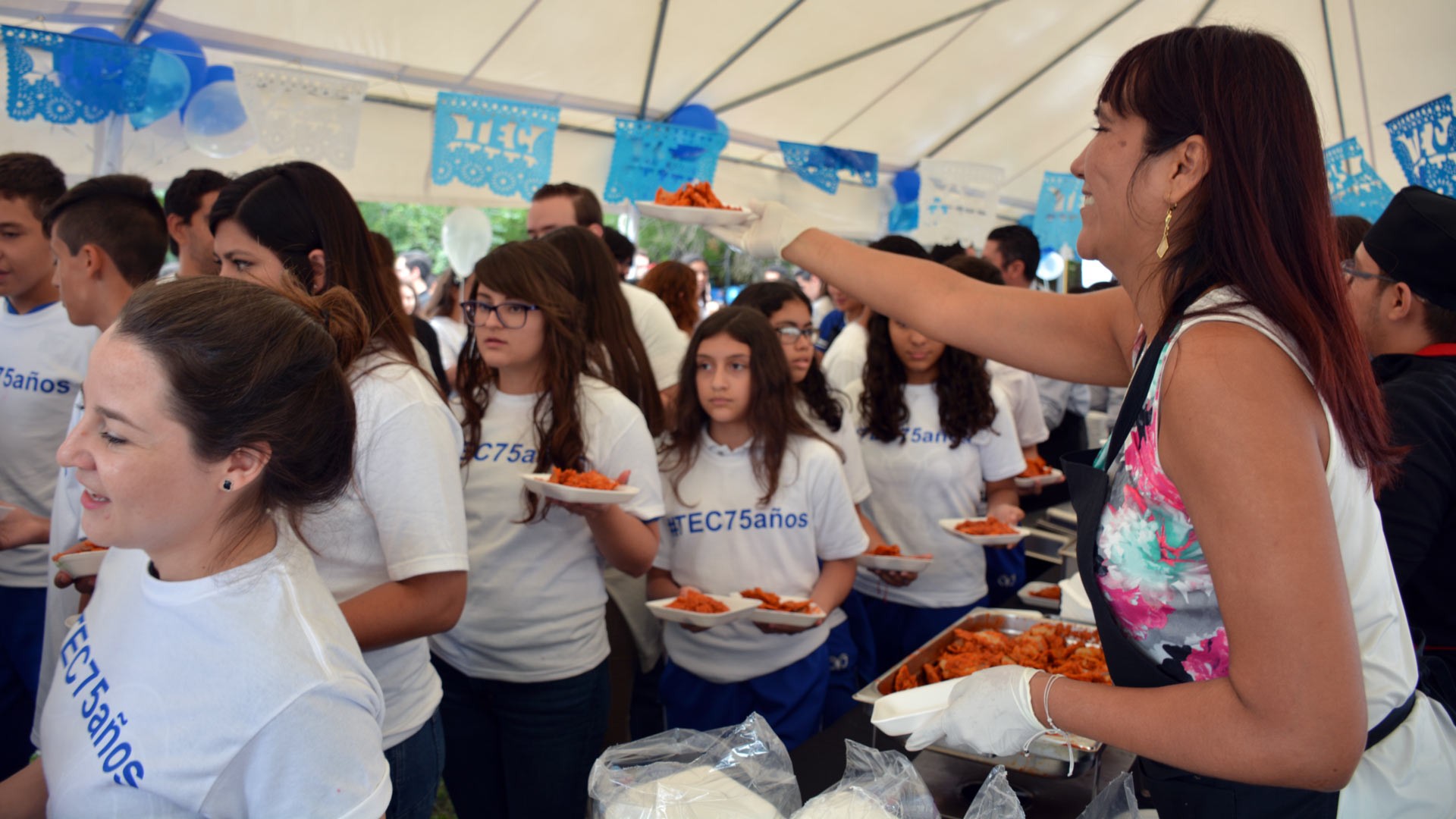 Los tradicionales chilaquiles fueron repartidos en campus Chihuahua. Los tradicionales chilaquiles fueron repartidos en campus Chihuahua.