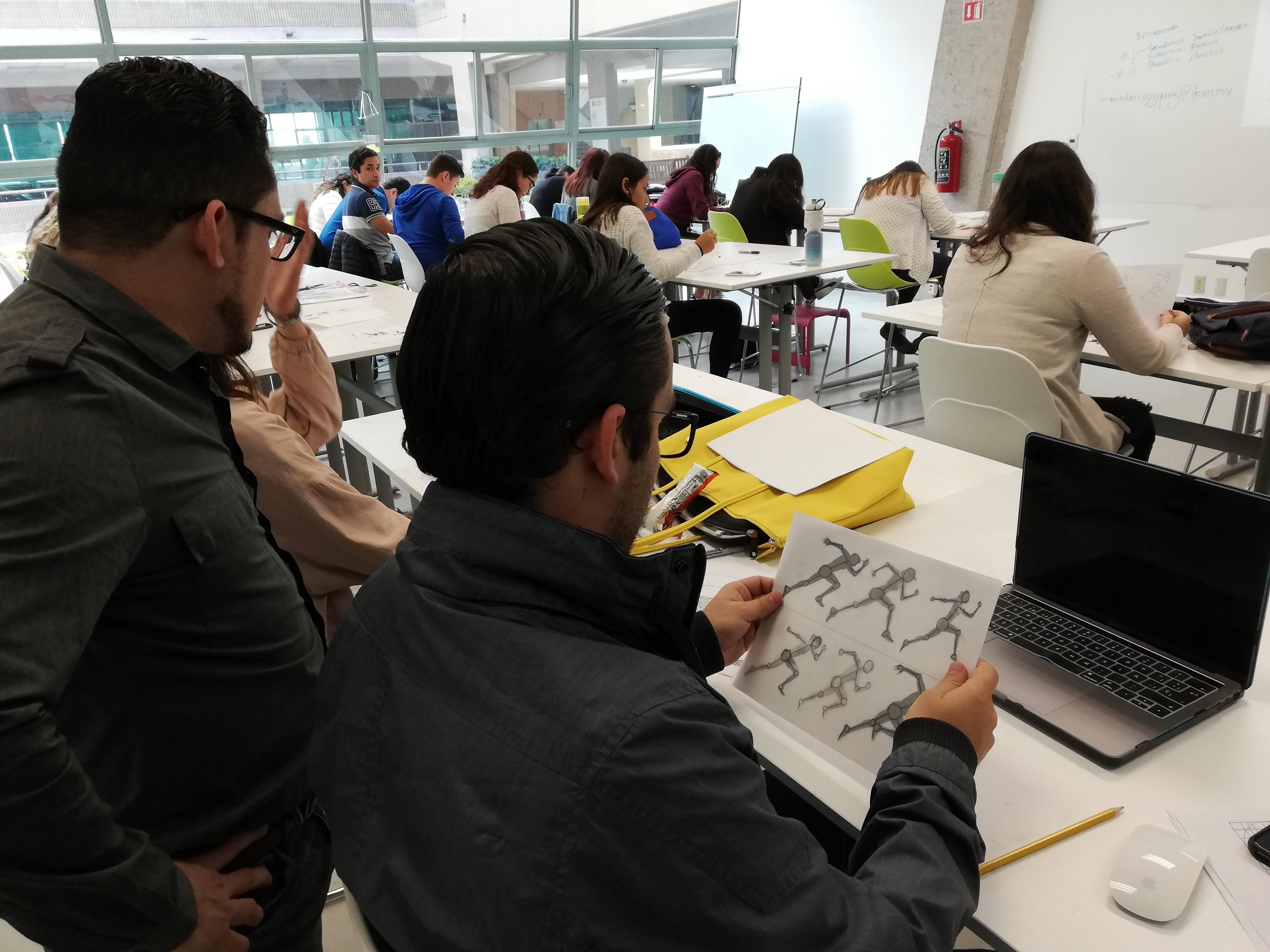 En Semana i alumnos del Tec de Monterrey elaboran pictogramas.