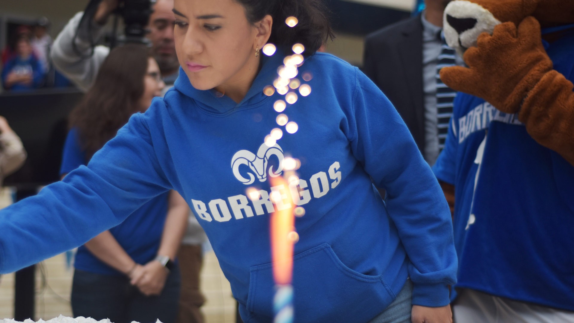 También hubo velita en el pastel en campus Morelia. También hubo velita en el pastel en campus Morelia.