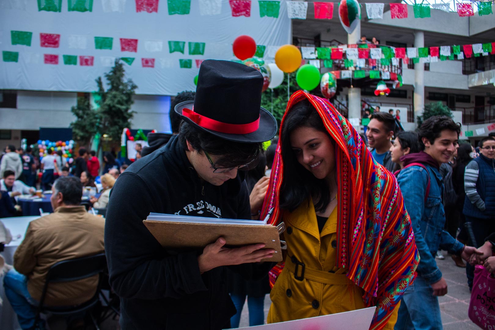 Fotografía del festejo de la noche mexicana en el TEC Toluca