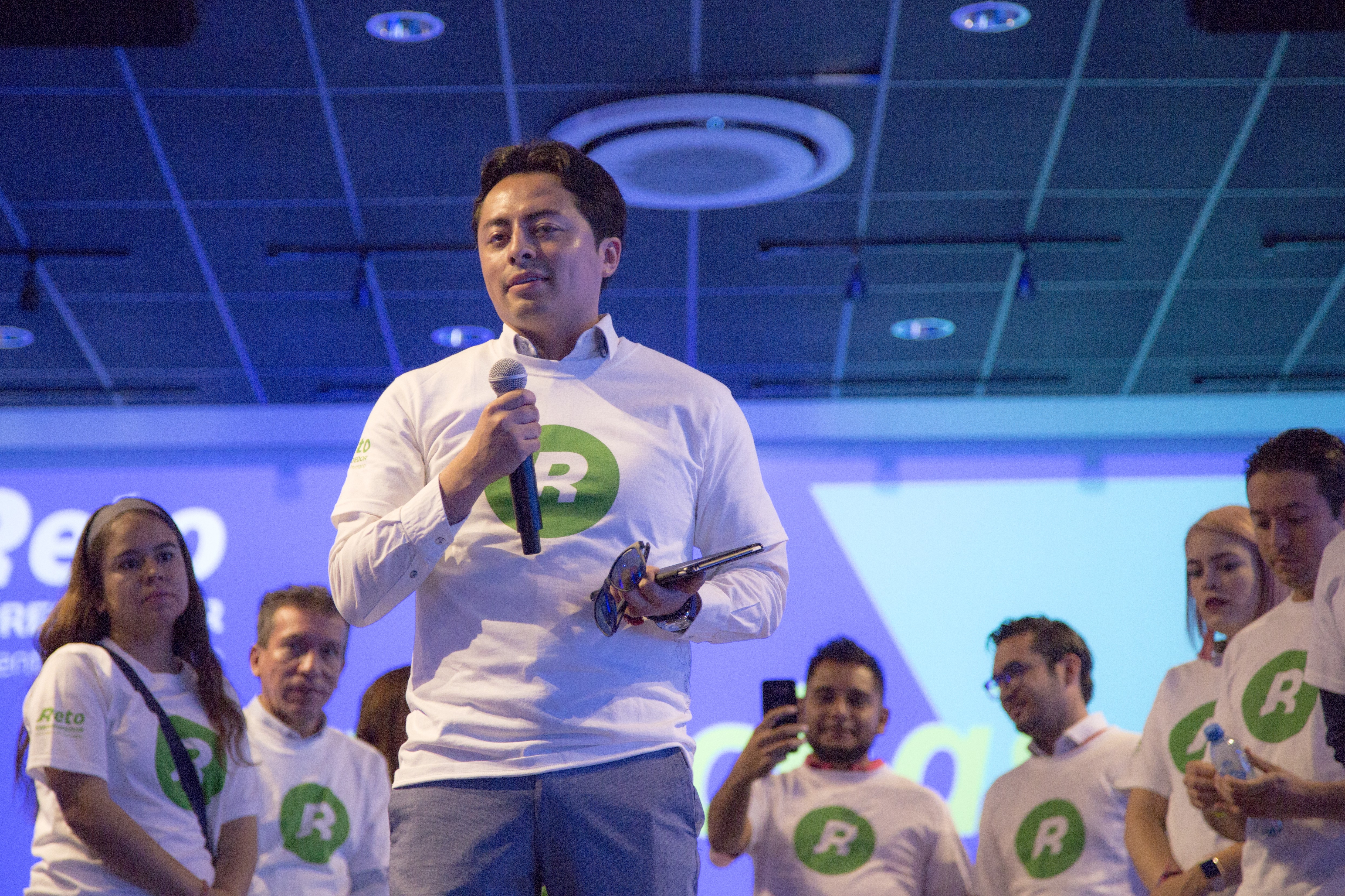 Exposición coach Reto Emprendedor Día 3 Semana i