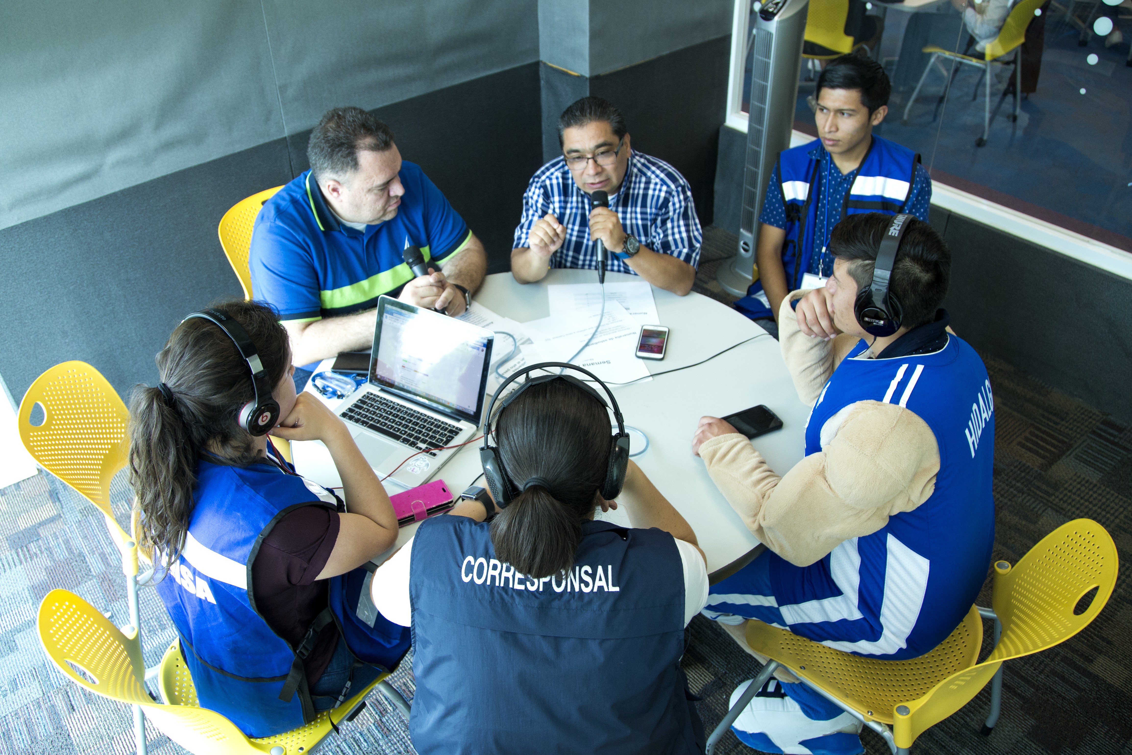 Sala de Prensa i en AEROS radio Día 3 Semana i