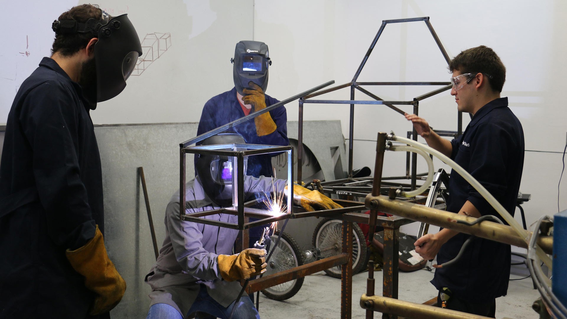 Misión: construir un auto soapbox, en Estado de México. Misión: construir un auto soapbox, en Estado de México.