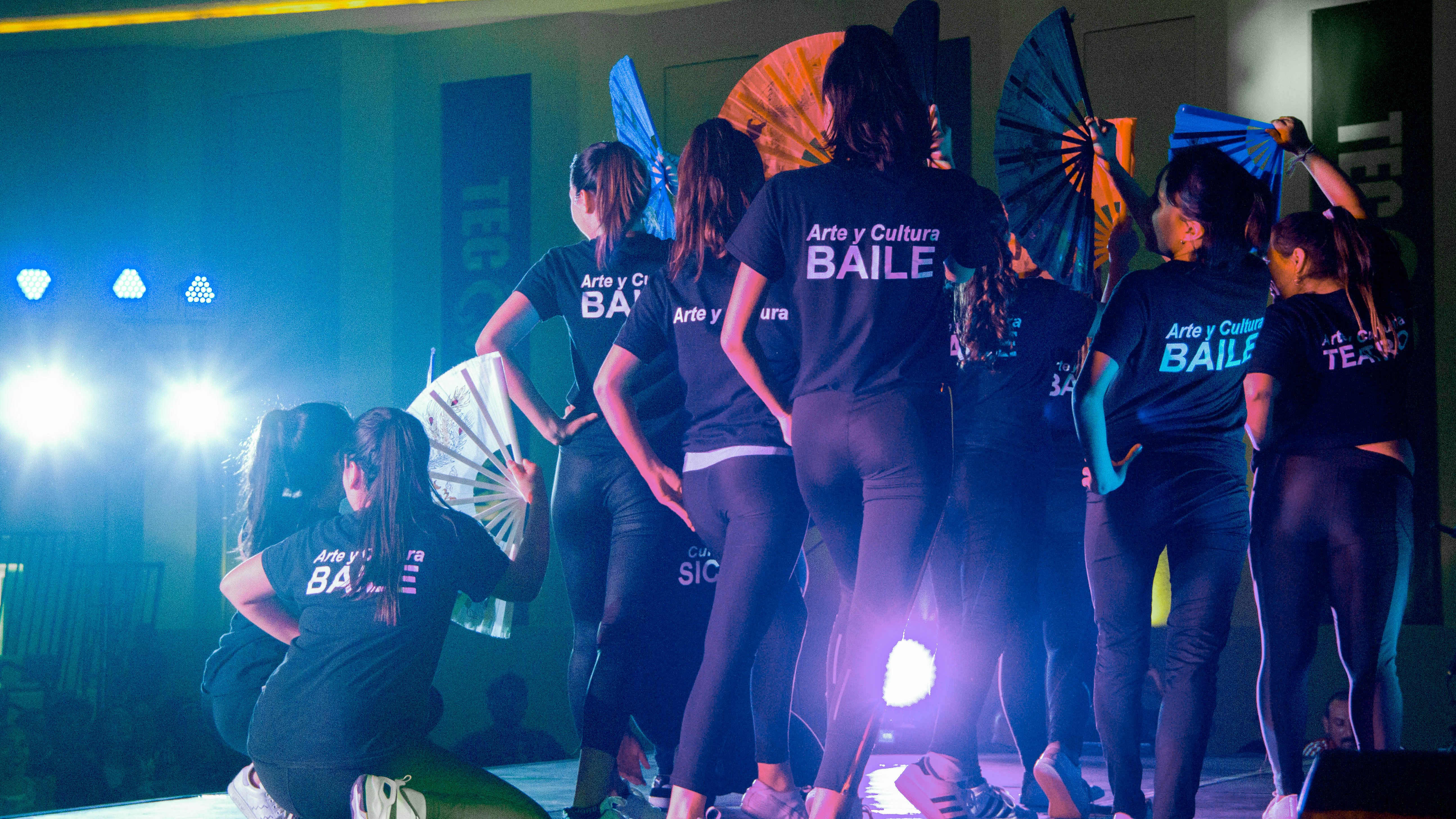 Alumnas del grupo representativo de baile Alumnas del grupo representativo de baile