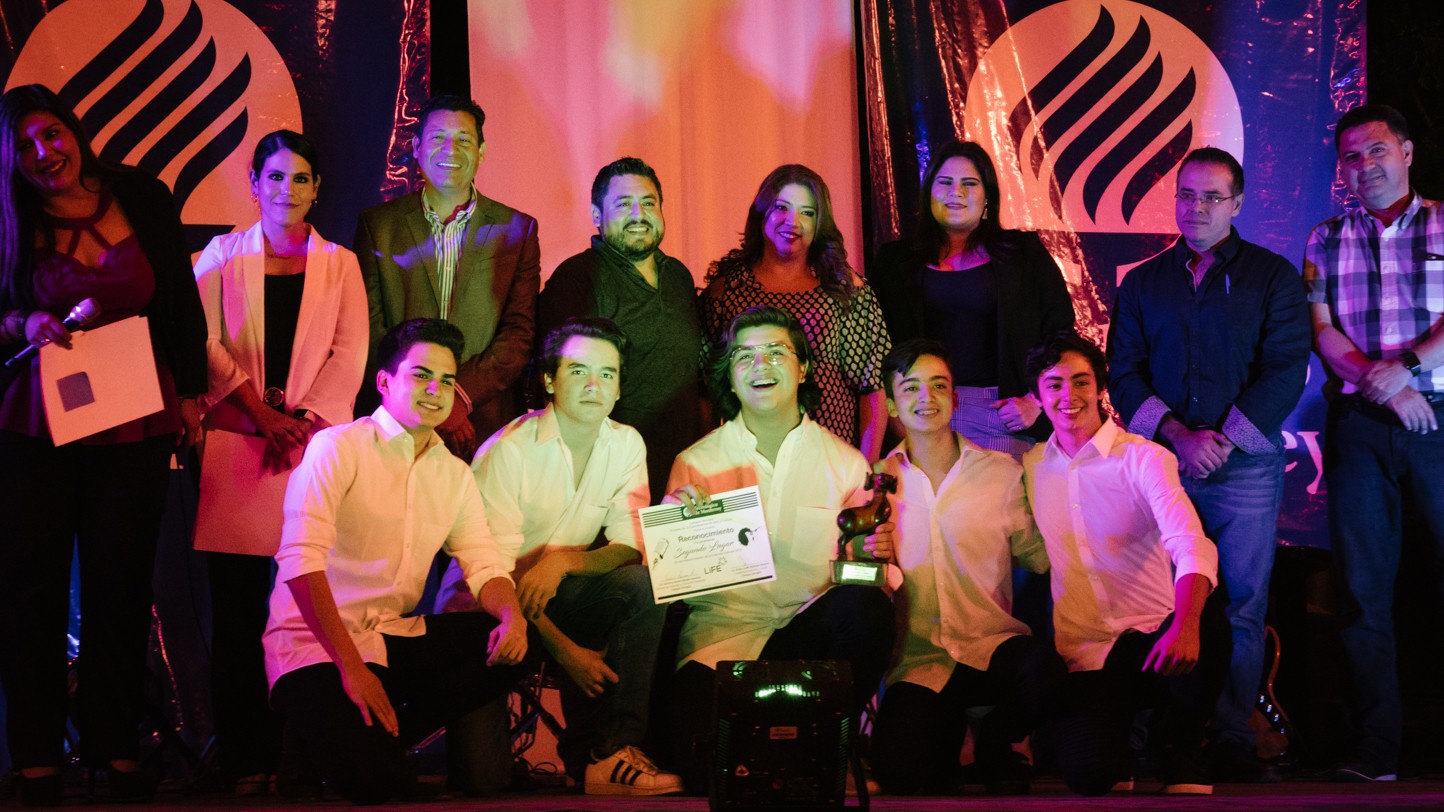 Ganadores del 2do Lugar del festival de la canción con "Ella" Festival de la canción y monólogos