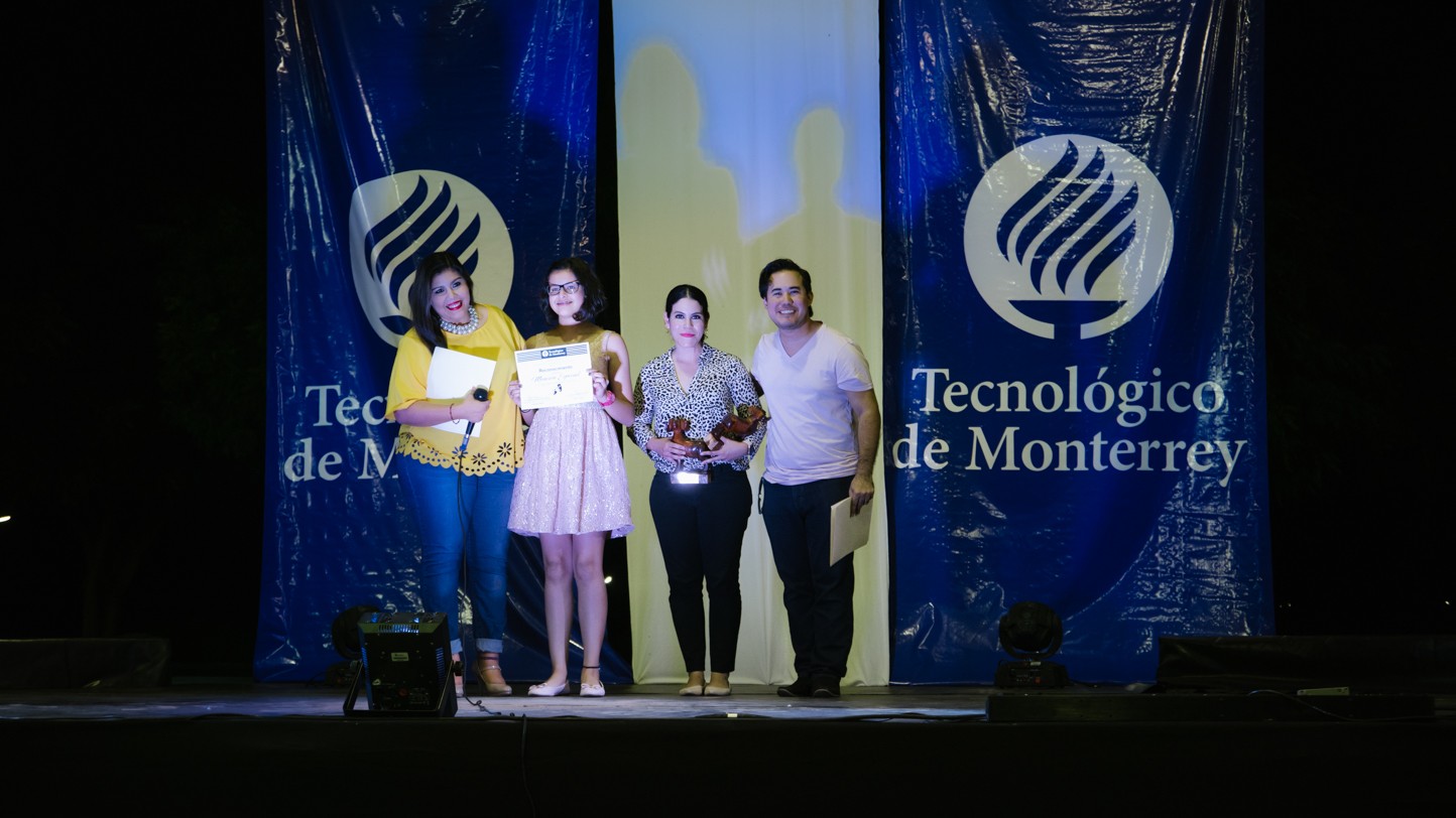 Mención especial del festival de monólogos con "Cuando sea grande" Festival de la canción y monólogos