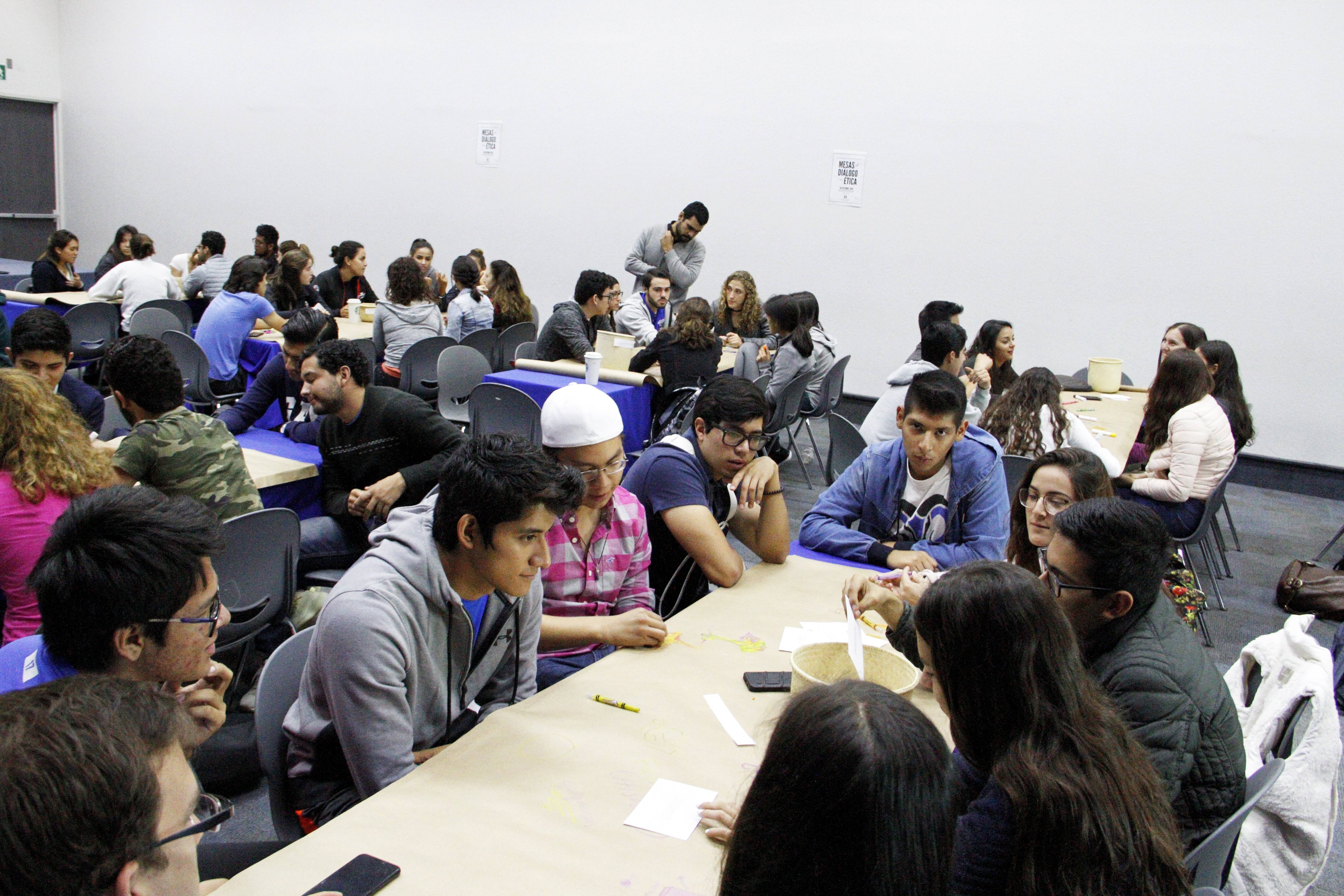 Mesas de Diálogo con Ética reunió a 176 alumnos y a 8 profesores de la