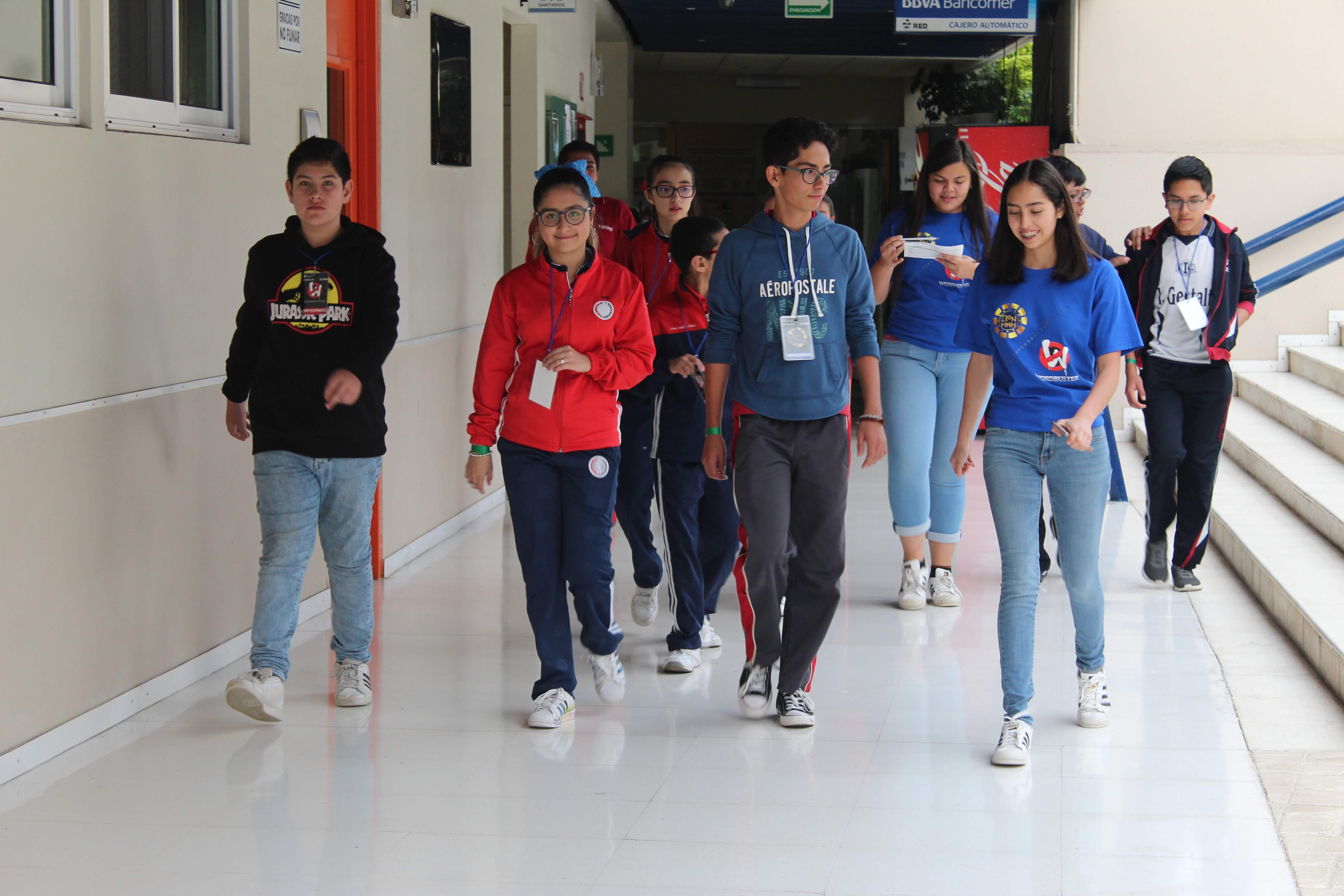 Foto por Grupo Carneros Morelia Alumnos caminando hacia los retos