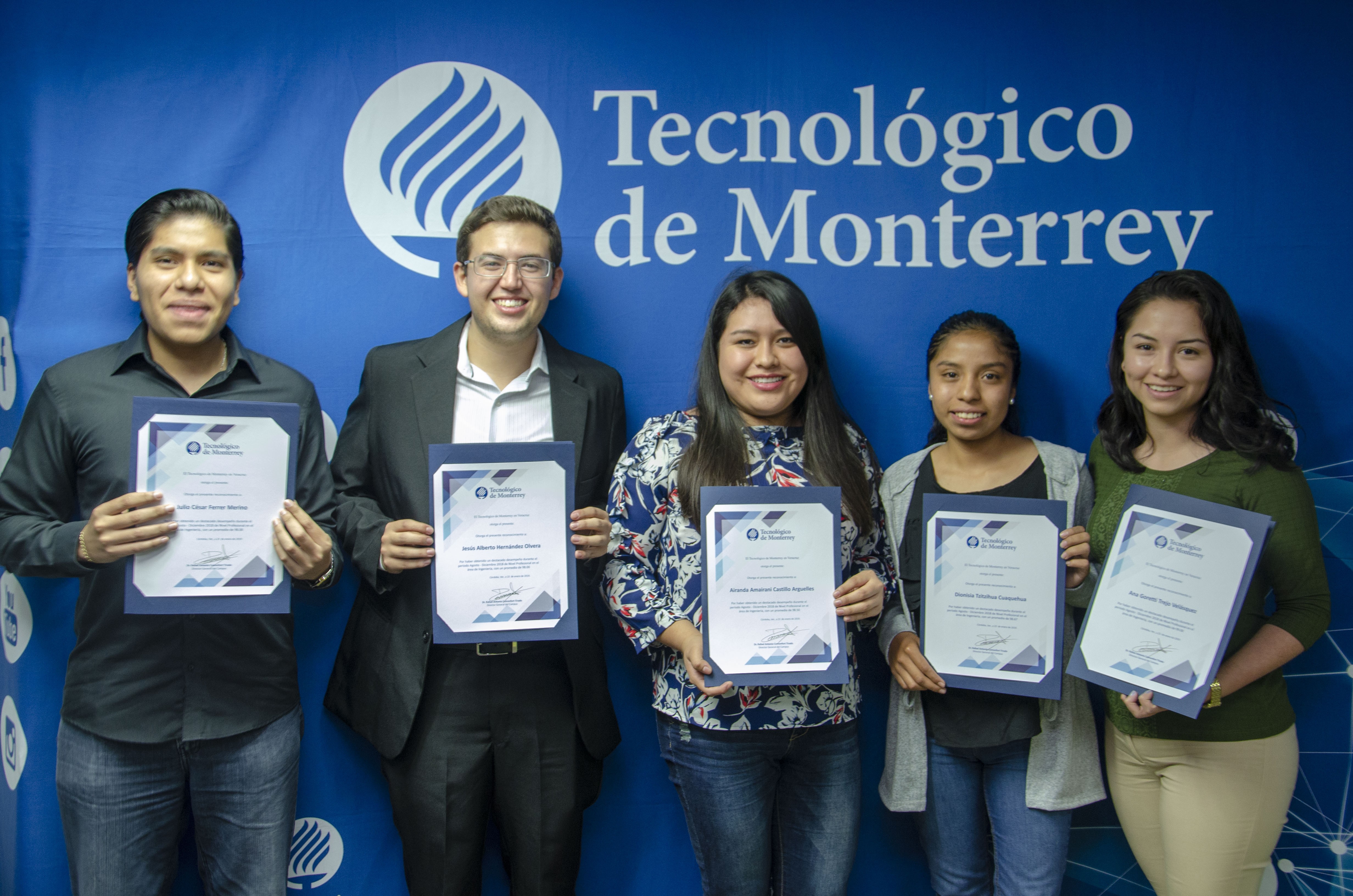 Reconoce Tec Veracruz a los mejores estudiantes del año (fotogalería)