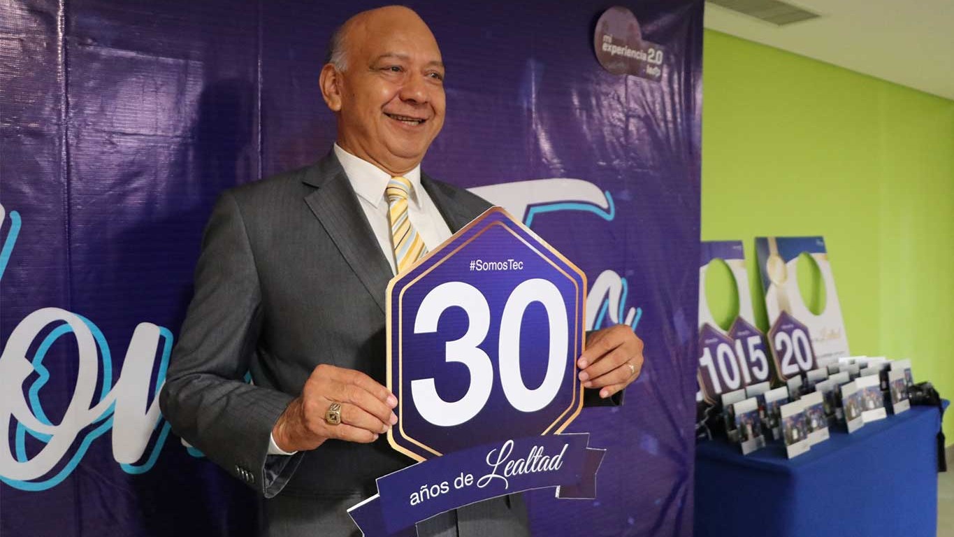 Dr. Alejandro Cervantes Iturbe, 30 años de lealtad a la educación. dr-alejandro-cervantes-iturbe-30-años-educación-lealtad