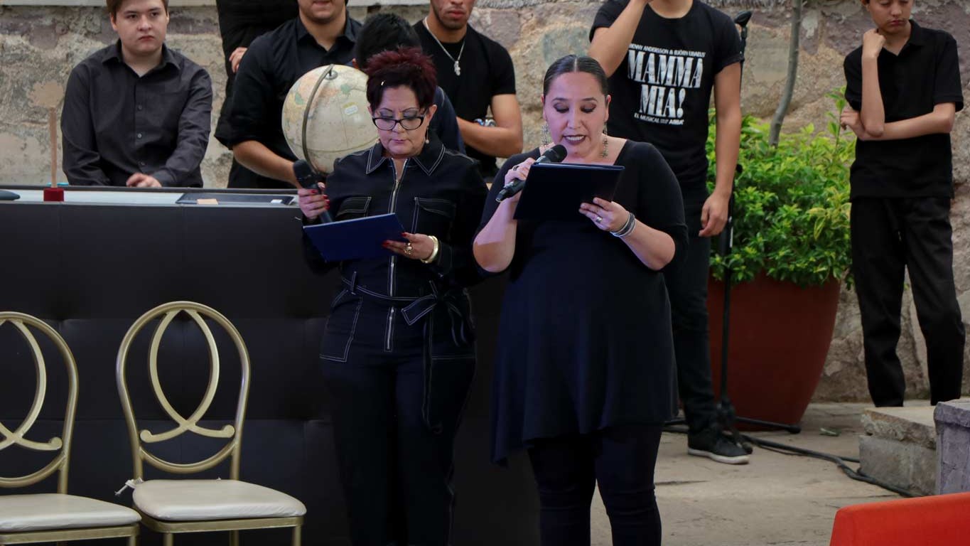 Canto, danza, música en el festival de arte del tec de monterrey en Zacatecas