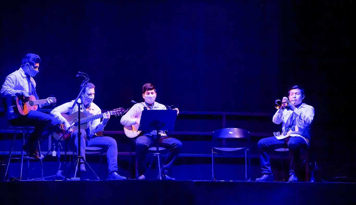 Músicos de Raíces en el Auditorio Luis Elizondo