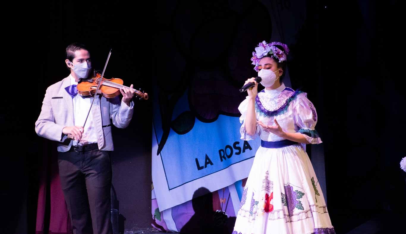 Violinista y cantante en "La Lotería", Raíces 2021