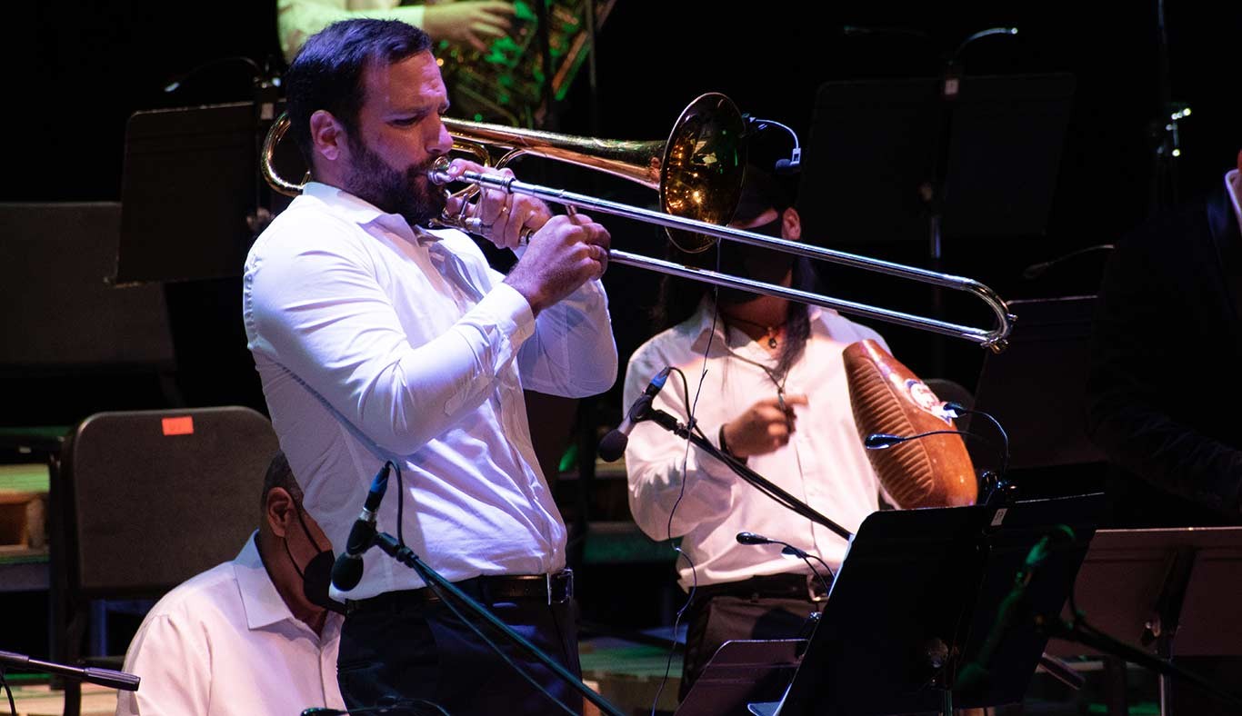 Trombonista principal en el Auditorio Luis Elizondo
