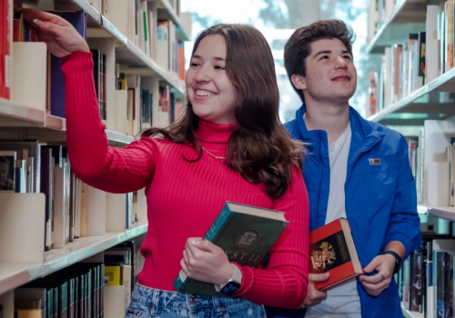 alumnos biblioteca