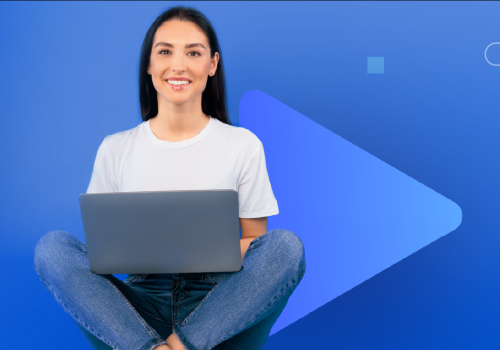 Mujer en computadora