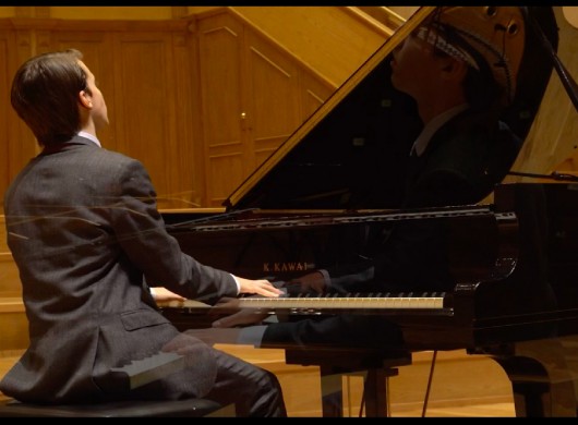 Pianista irapuatense Darío de Luna durante Tec Talent