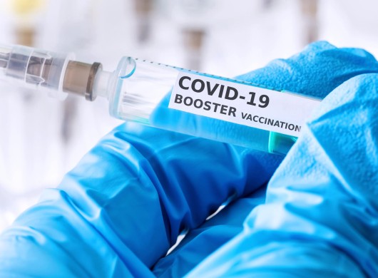 Refuerzo de vacuna vs COVID-19, ¿debo ponérmela?