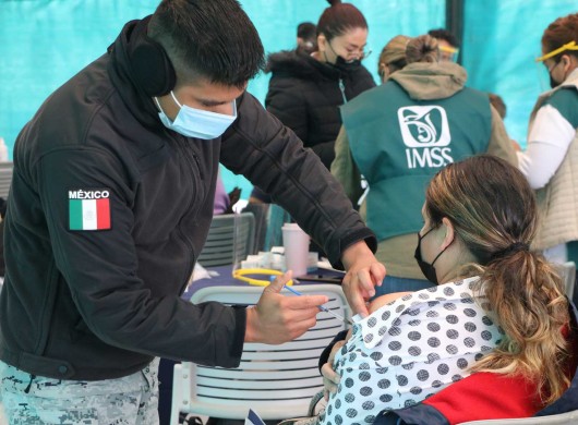 Apoya campus Monterrey refuerzo de vacunación a personal educativo