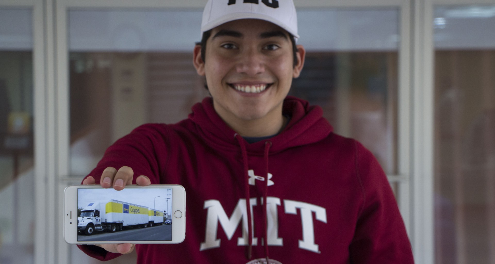 Estudiantes de 10 campus del Tecnológico de Monterrey, entre ellos Veracruz, trabajarán, dirigidos por el Centro de Investigación Logística del Massachussets Institute of Technology (MIT), en un proyecto de logística de transporte para Coppel.