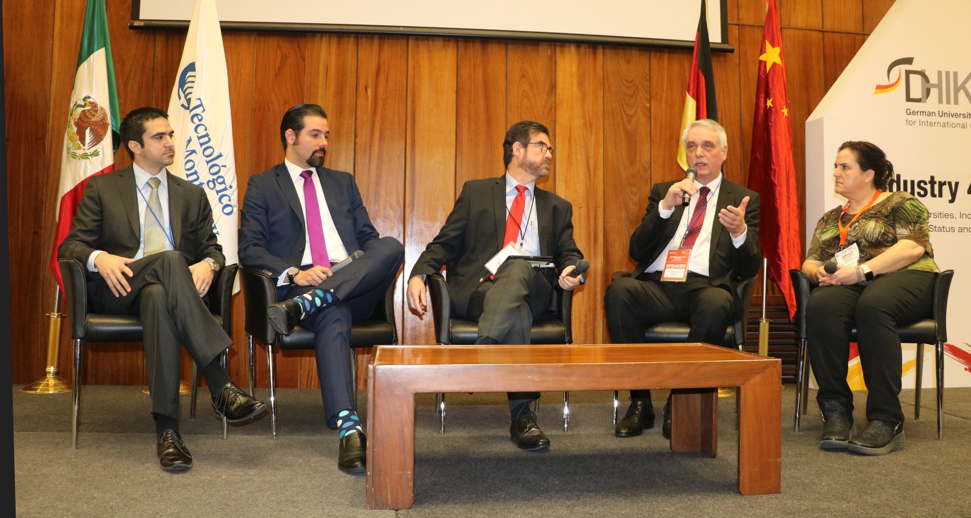 Panel entre expertos de México y Alemania en el Foro Tec-DHIK