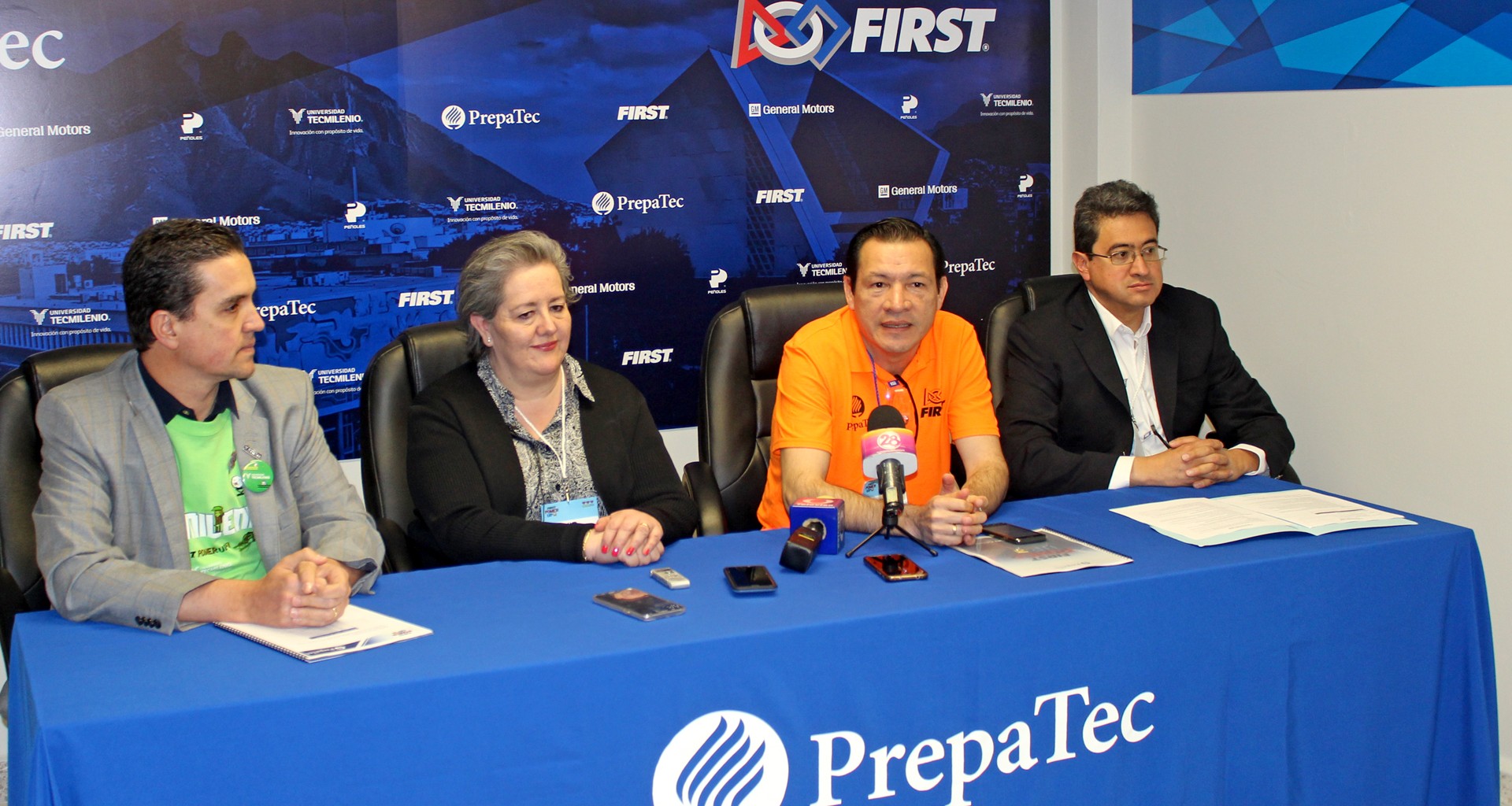 Rueda de prensa de FIRST Power Up Monterrey