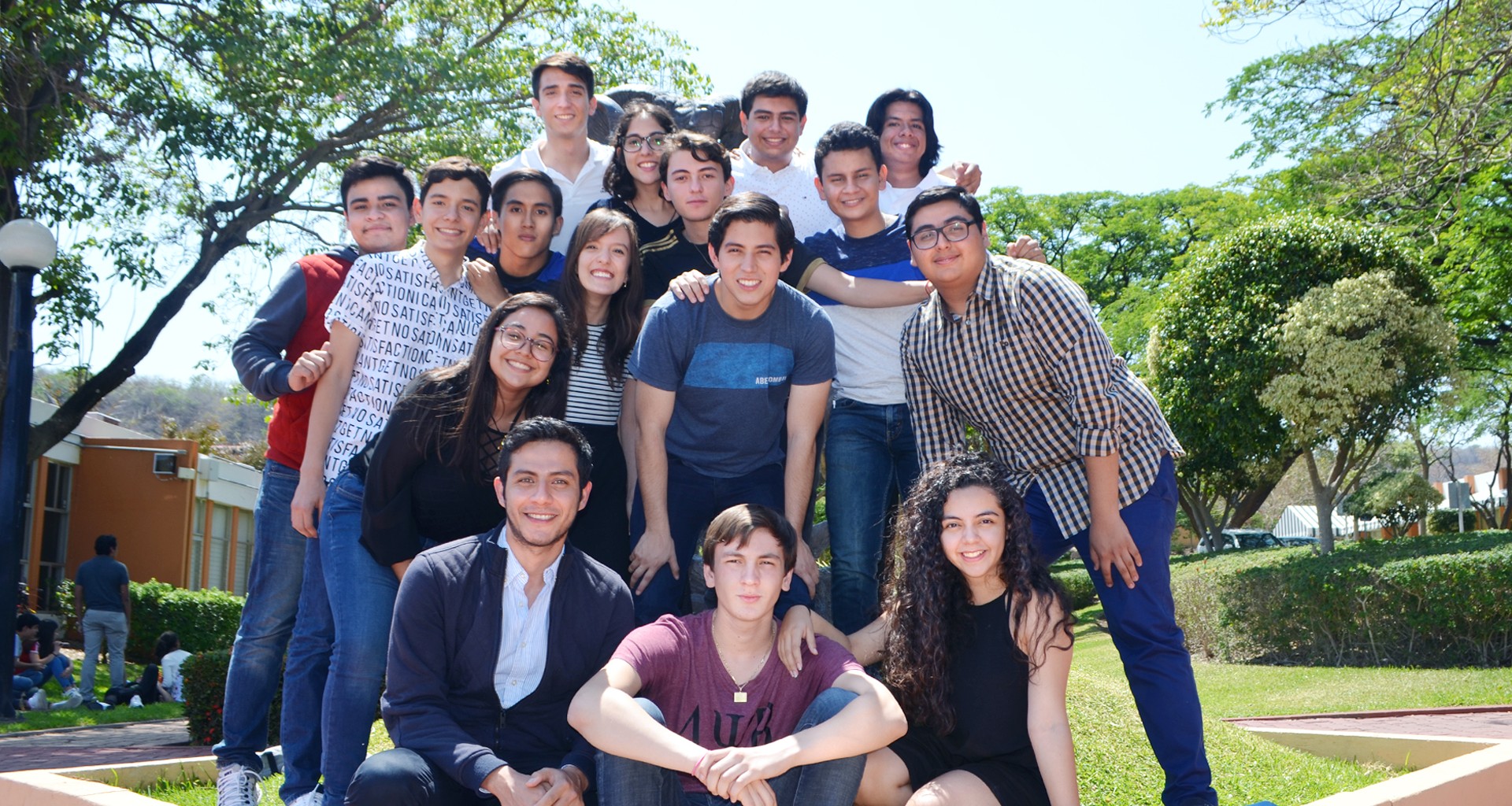 La Delegación de Chiapas posando en el Borrego del Campus