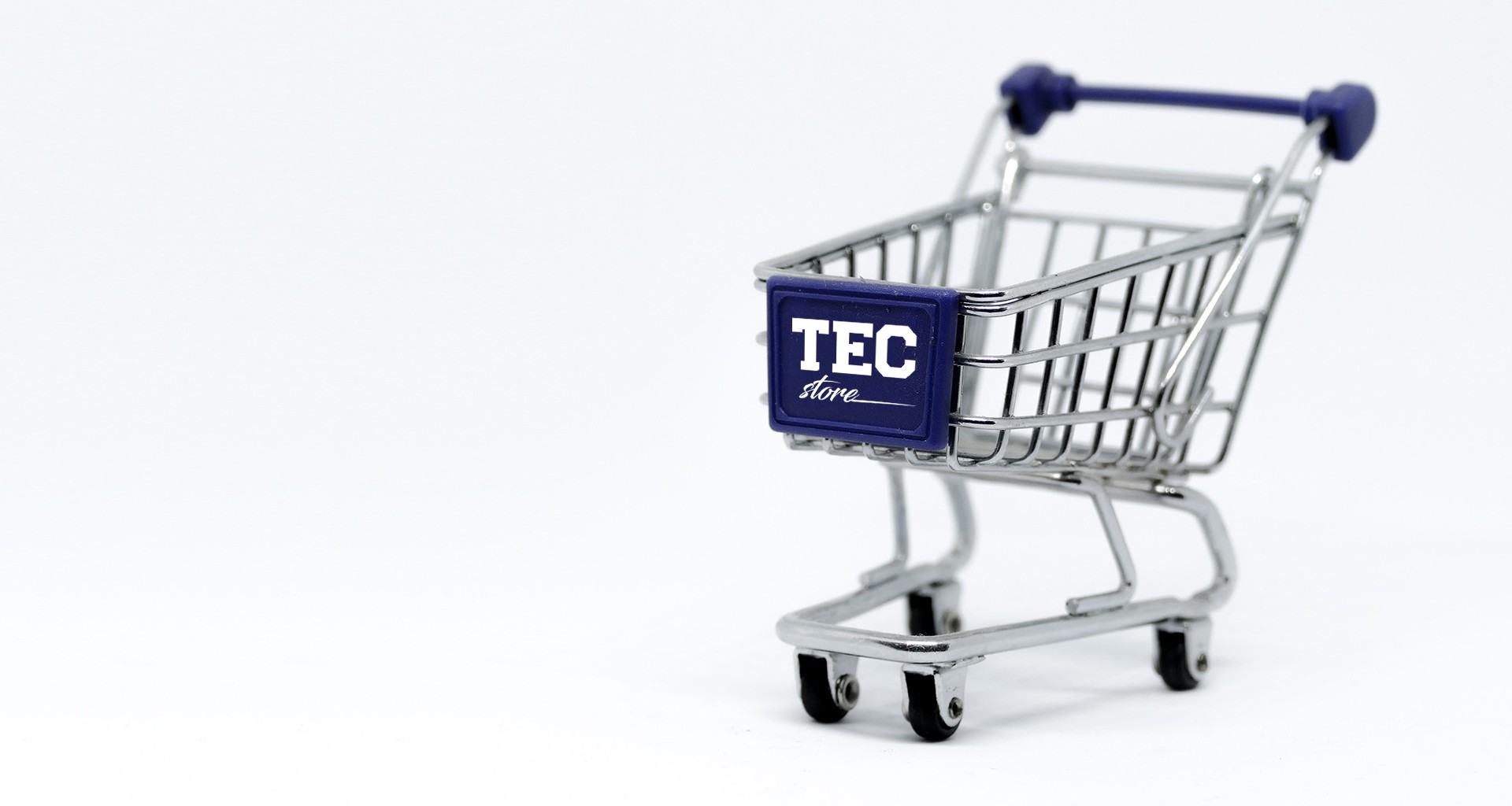 Carrito de compras con el logo de la Tec Store