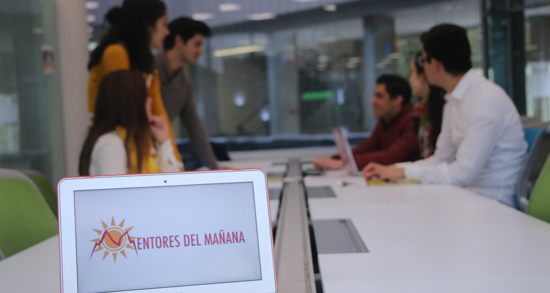 Mesa directiva del grupo estudiantil Mentores del Mañana.