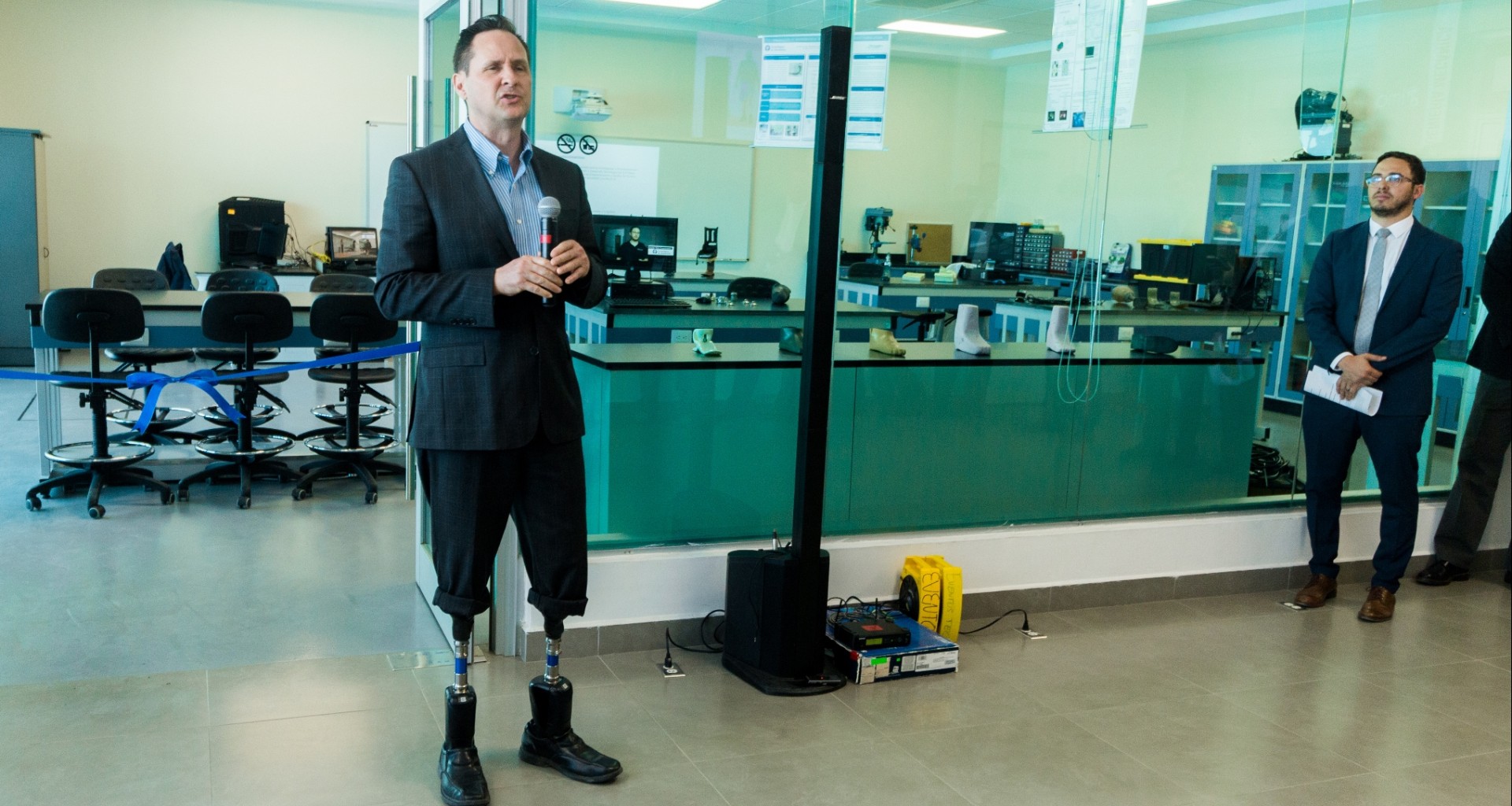 Hugh Herr inaugura laboratorio dedicado a la Biomecatrónica en el Tec