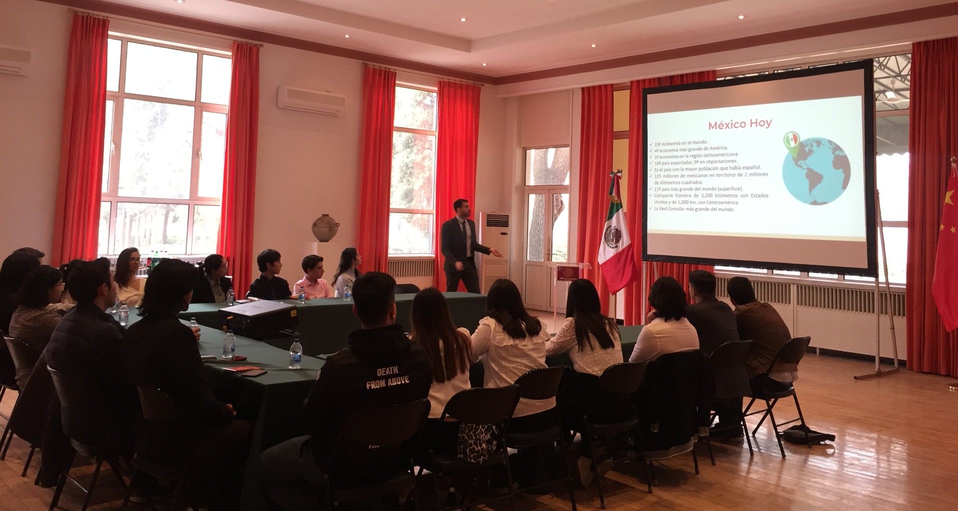 conferencia sobre equidad de género en la embajada de mexico y china