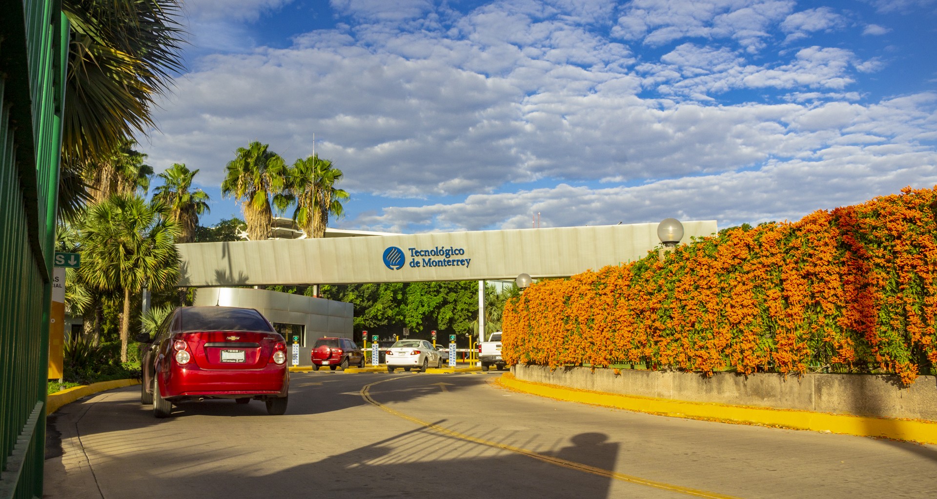 Entrada de campus Sinaloa