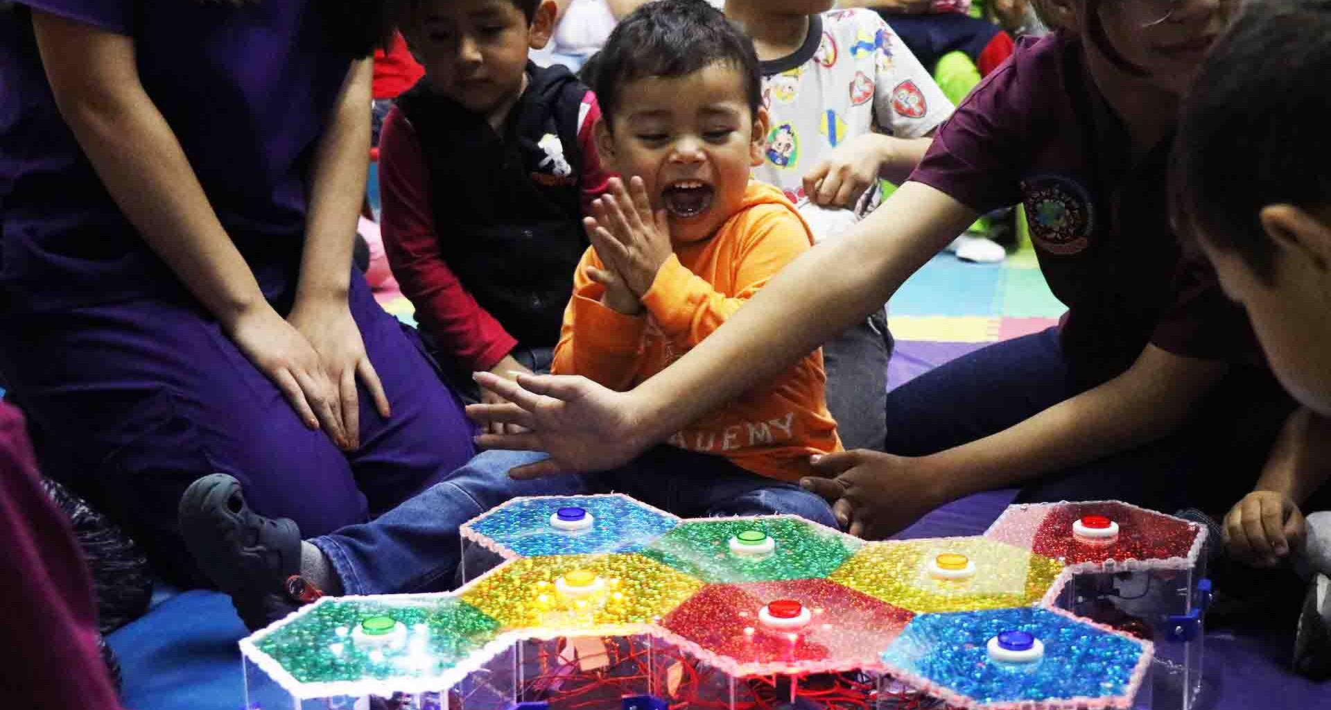 Alumnos del Tec de Monterrey en Laguna diseñan juguetes para niños con autismo