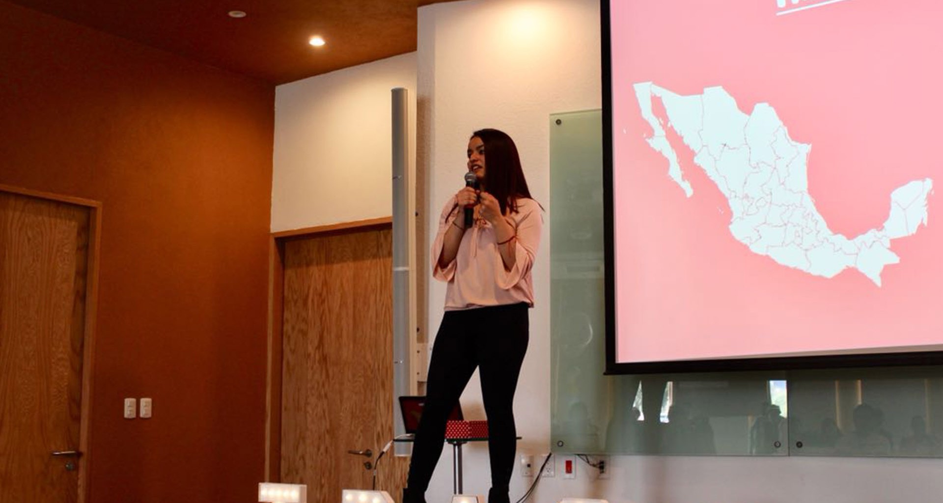 Egresada Tec busca ser una de las 10 mil mujeres de impacto en México