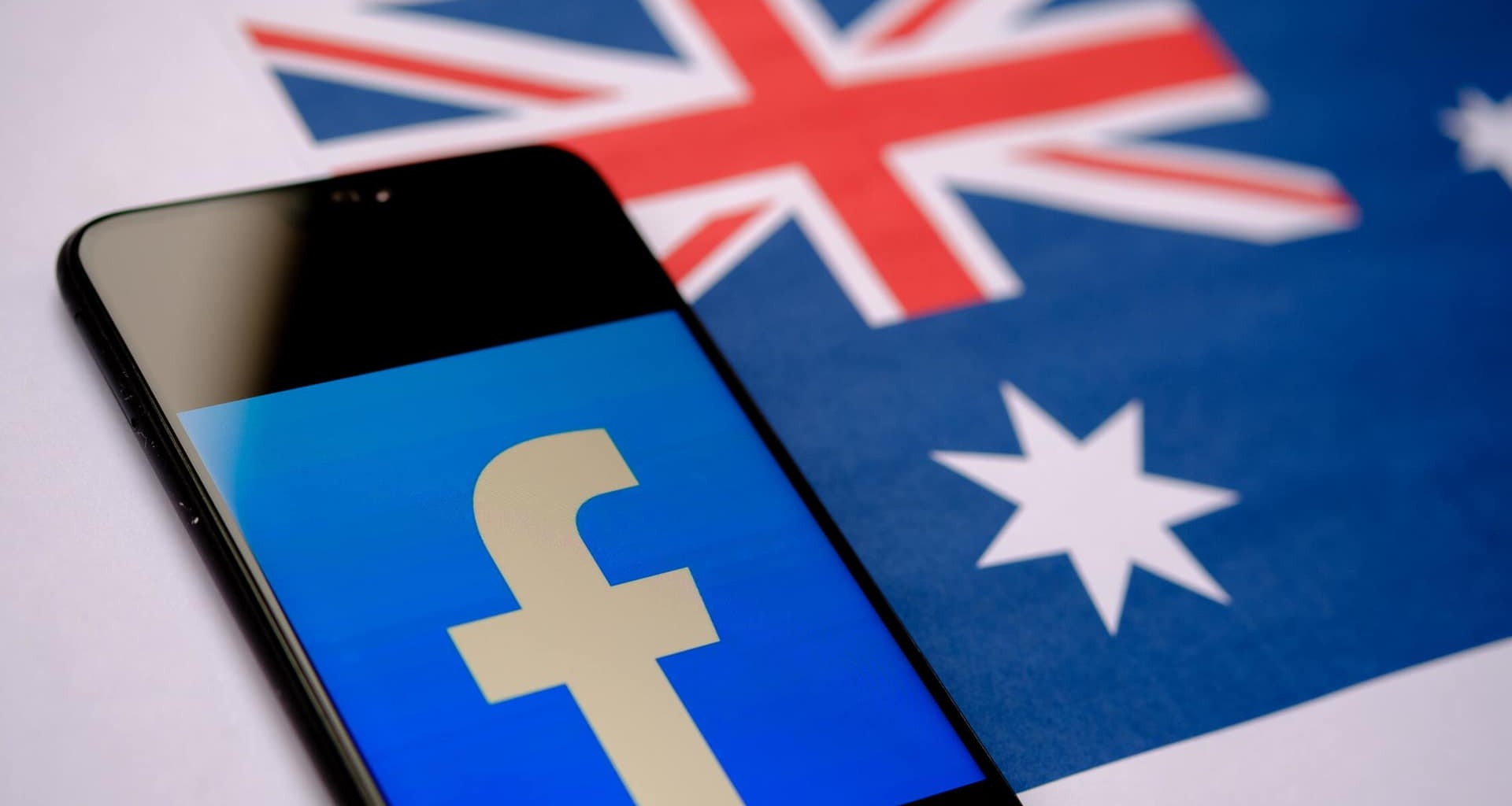 Experto Tec analiza la censura de Facebook a Australia