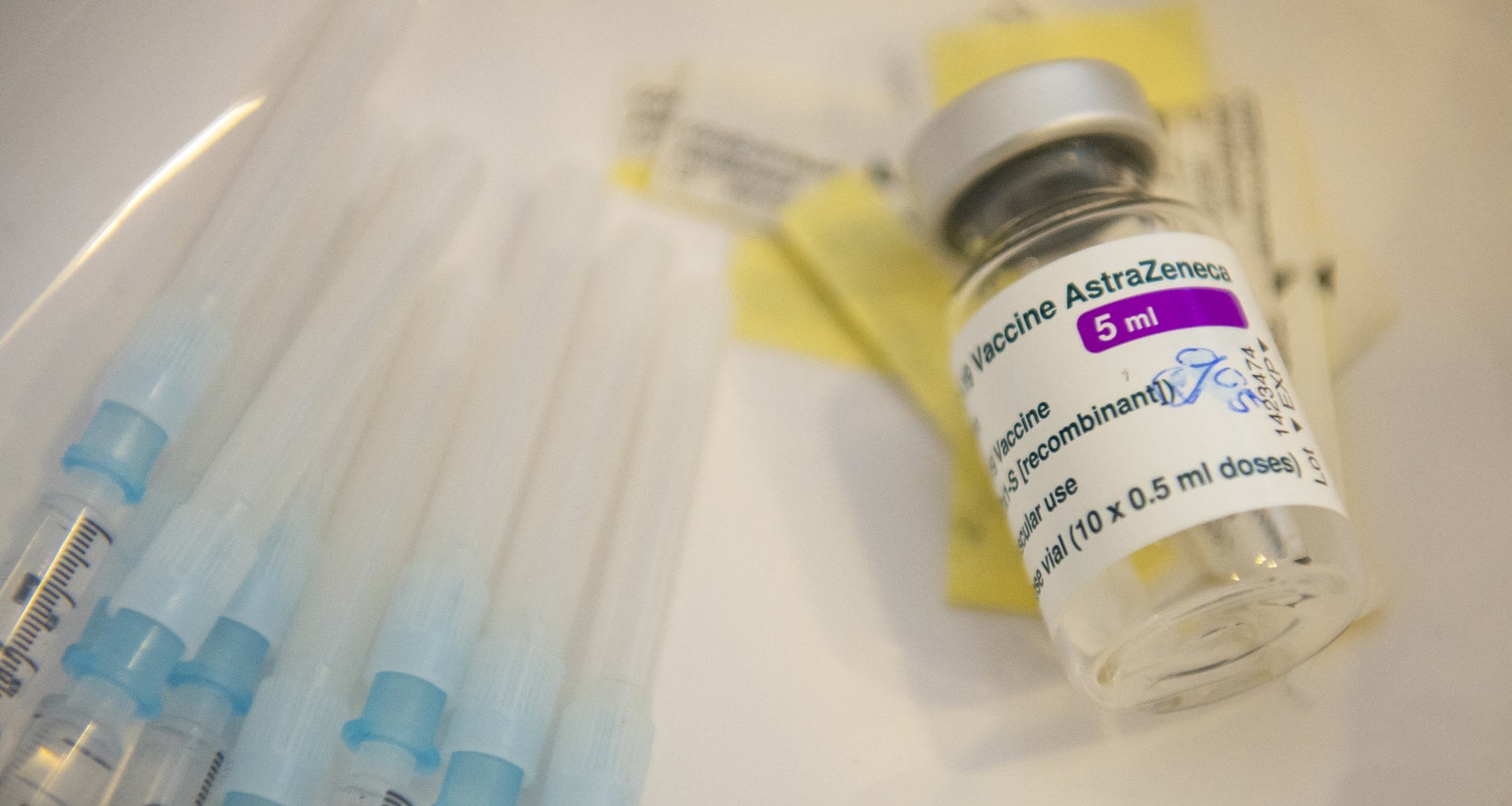 Efectos secundarios de vacuna AstraZeneca después de tercera dosis