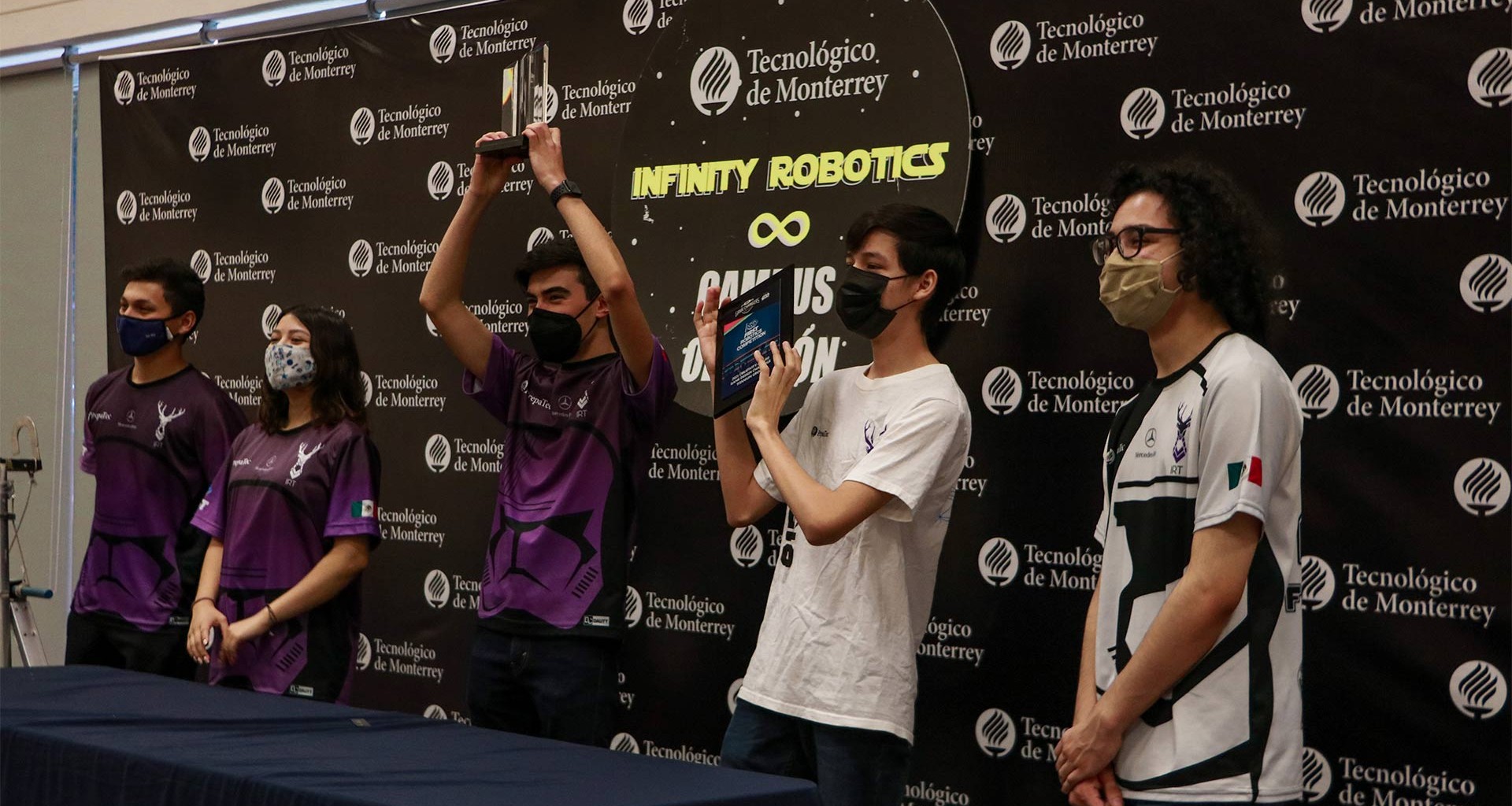 PrepaTec Obregón gana el creativy award en game design challenge de FIRST Robotics Competition