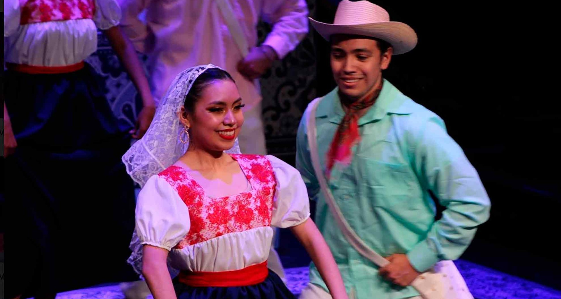 Estampas de México, grupo de baile folclórico del Tec Guadalajara, presentó el espectáculo "Qué Chula es Puebla".
