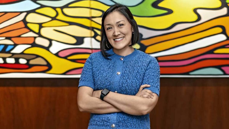 imagen de la investigadora en el mural del tec