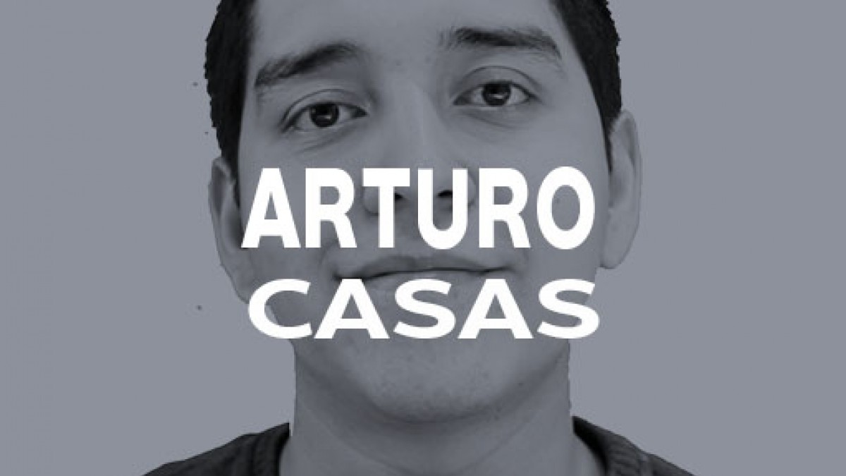 Outlier Arturo Casas