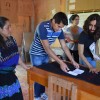 Artesanas de Chiapas con estudiantes
