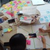 Estudiantes diseñando estrategias. 
