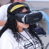 Alumnos utilizando las gafas de realidad virtual en clase. 