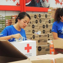 Alumnos del Tec apoyan a la Cruz Roja en la entrega de víveres a damnificados del sismo