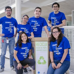 Estudiantes del Tecnológico de Monterrey en Estado de México diseñan una campaña de reciclaje de papel para hacer conciencia sobre el desperdicio de este material.