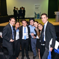 Alumnos del Tec se llevan al primer lugar en concurso de finanzas