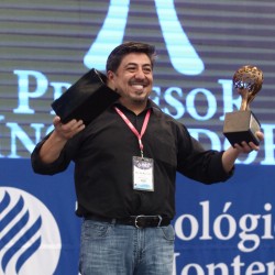 Profesor Mauricio Flores