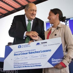 Entregan Beca “César Sánchez Lozano”