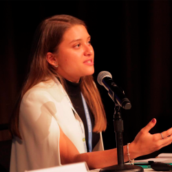 Participación de Giovanna en Asamblea de la Juventud en Washington