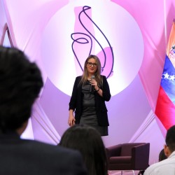 Flavia Freidenberg explica inclusion mujerjes en politica Congreso Relaciones Internacionales Tec
